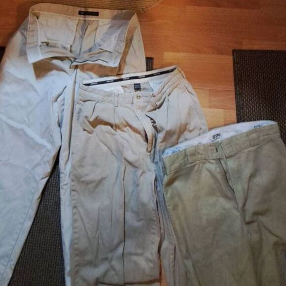 SALE! 4 pairs of Mens Khaki's sz 32/33 length 32 - Preowned in great condition! - Picture 2 of 8